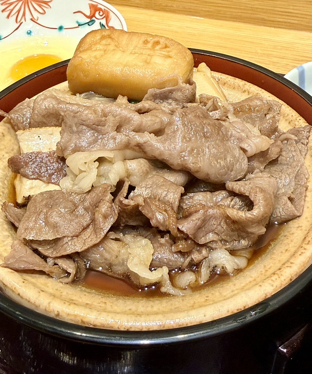 FIRE60028219's tweet photo. 高級すき焼きでおなじみの
人形町今半ですが

そごう横浜の地下2階にある
イートインなら

すき焼御膳が税込2,255円で
食べられます😱🍚🥩✨ https://t.co/9kGuUlVg1R