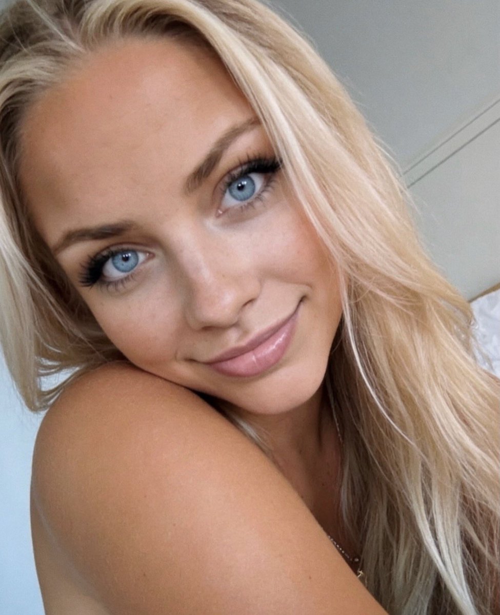 BienAmalia's tweet photo. It’s Friday beautiful morning, who’s ready for fun 🤩 https://t.co/nryyDZReKt