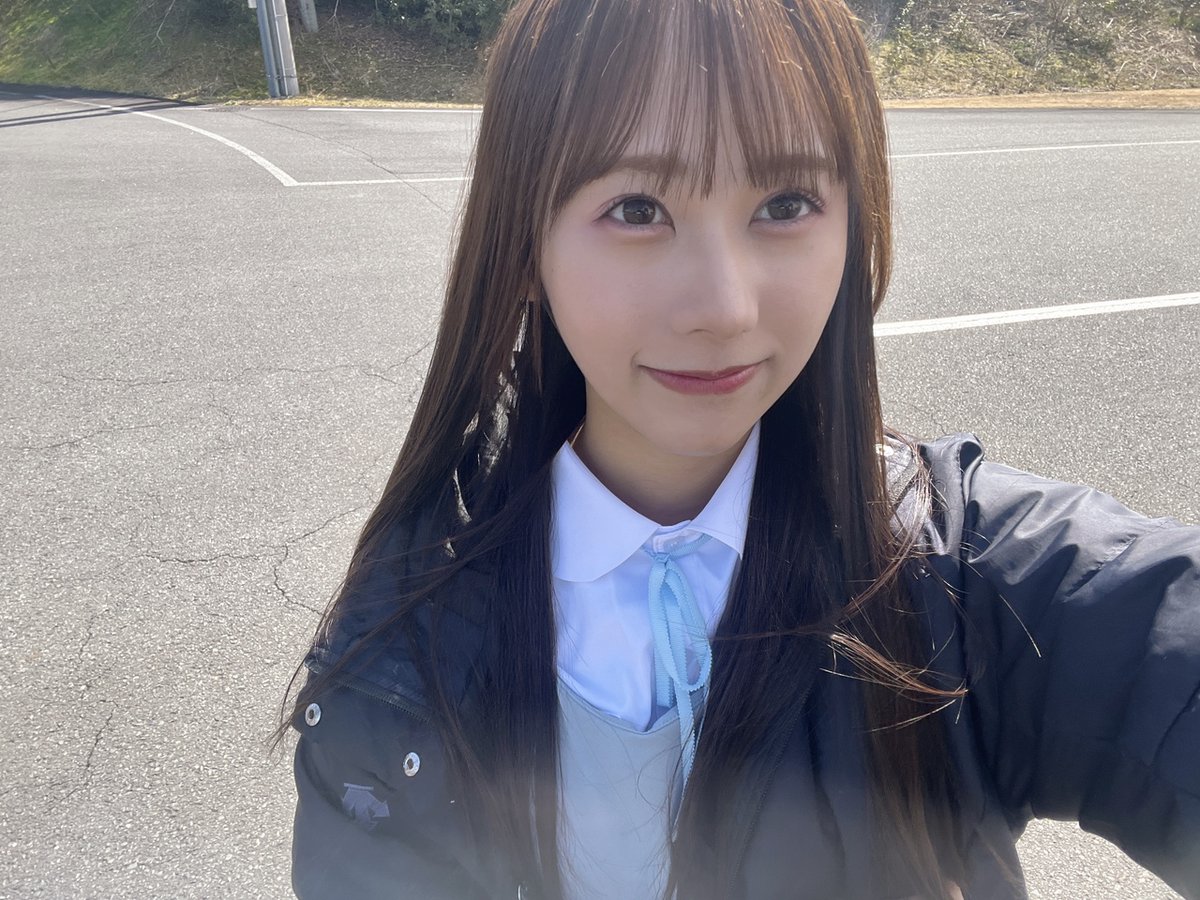 hinatazaka46's tweet photo. 【ブログ更新☀️ 石塚瑶季】 5年目もよろしくお願いします！ https://t.co/oADgyyUK1g #日向坂46 #石塚瑶季 https://t.co/700p5E4Yis