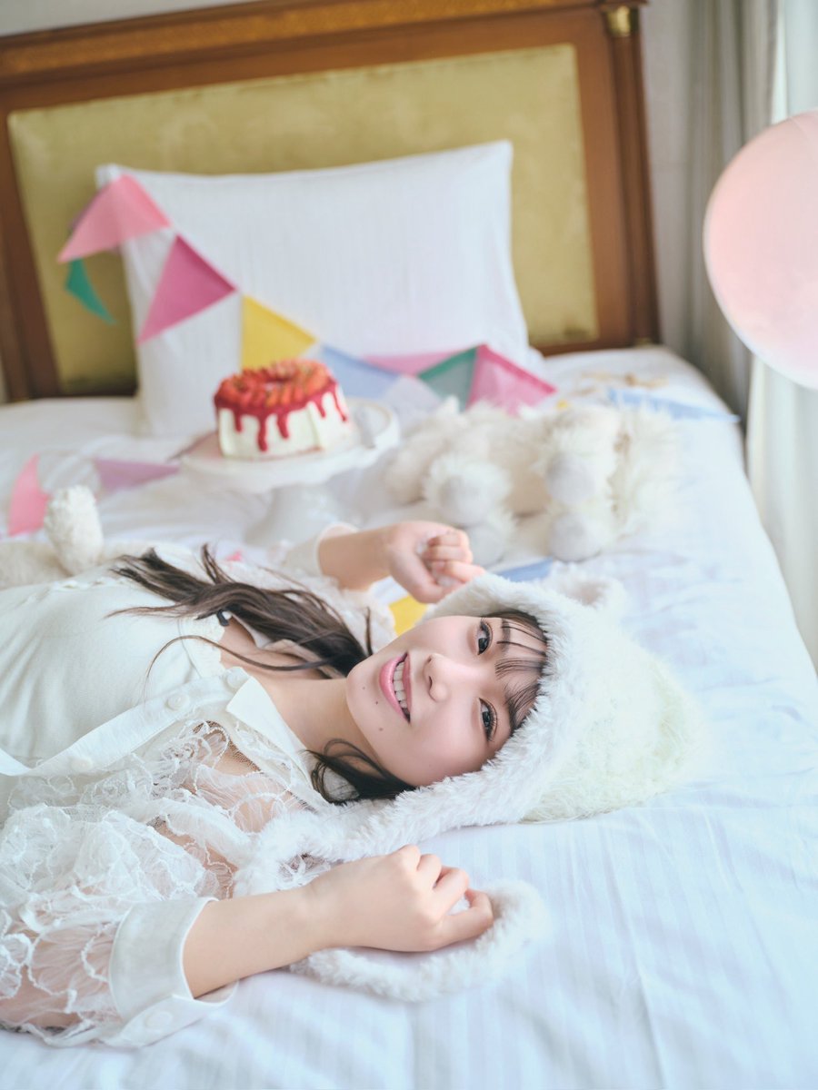 BUBKA_henshuubu's tweet photo. ╭୨୧━━━━━━━━━━୨୧╮
　   スペシャルカット公開中 
╰୨୧━━━━━━━━━━୨୧╯

9月30日（水）発売の『BUBKA11月号』中面グラビア＆インタビューには #日向坂46 
五期生の #下田衣珠季 さんが登場🫧

HMV&BOOKS onlineで本誌をご購入いただくとポストカードの特典付き📖

数に限りがありますので、#おひさま の皆さんはお早めにチェックをお願いします！

 #あまいずき 

୨୧ ┈ その他ラインナップ ┈ ୨୧

■巻頭グラビア＆インタビュー
#松尾桜 さん

■「涙の三期ing Time」
#上村ひなの さん× #髙橋未来虹 さん× #森本茉莉 さん座談会

■「愛のままに、わがままにーー
はるはるは誰ひとり離さない！」
#山下葉留花 さんインタビュー

⏬ご予約はこちらから⏬

● HMV&BOOKS online

《HMV&BOOKS online限定特典：下田衣珠季(日向坂46)ポストカード》
https://t.co/vmVn9yOX9x

《HMV&BOOKS online限定特典：松尾桜(日向坂46)ポストカードA》
https://t.co/tVvcwPRUHt
 
《HMV&BOOKS online限定特典：松尾桜（日向坂46）ポストカードB》
https://t.co/SvhNJbJEhZ

《HMV&BOOKS online限定特典：松尾桜（日向坂46）ポストカードC》
https://t.co/Ybbz6drxkx
 
《通常版》※特典はつきません
https://t.co/TDNUStAwgM

●Amazon
https://t.co/aVlYWwOmY7