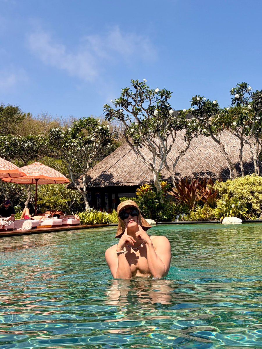 bh1825_'s tweet photo. พี่คิมได้ไปเท���่ยวพักผ่อนอีกแล้ววววว น่ารักมากเยย 🥺🩷 https://t.co/0Fz0I836HJ