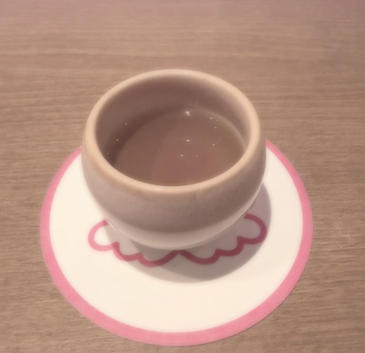 moechu__oxox's tweet photo. ループする人多くてグラス足りなくて💦って言われてこれ出てきて死ぬほど笑ったWWWWWWWWW https://t.co/mhV3hKjxIY