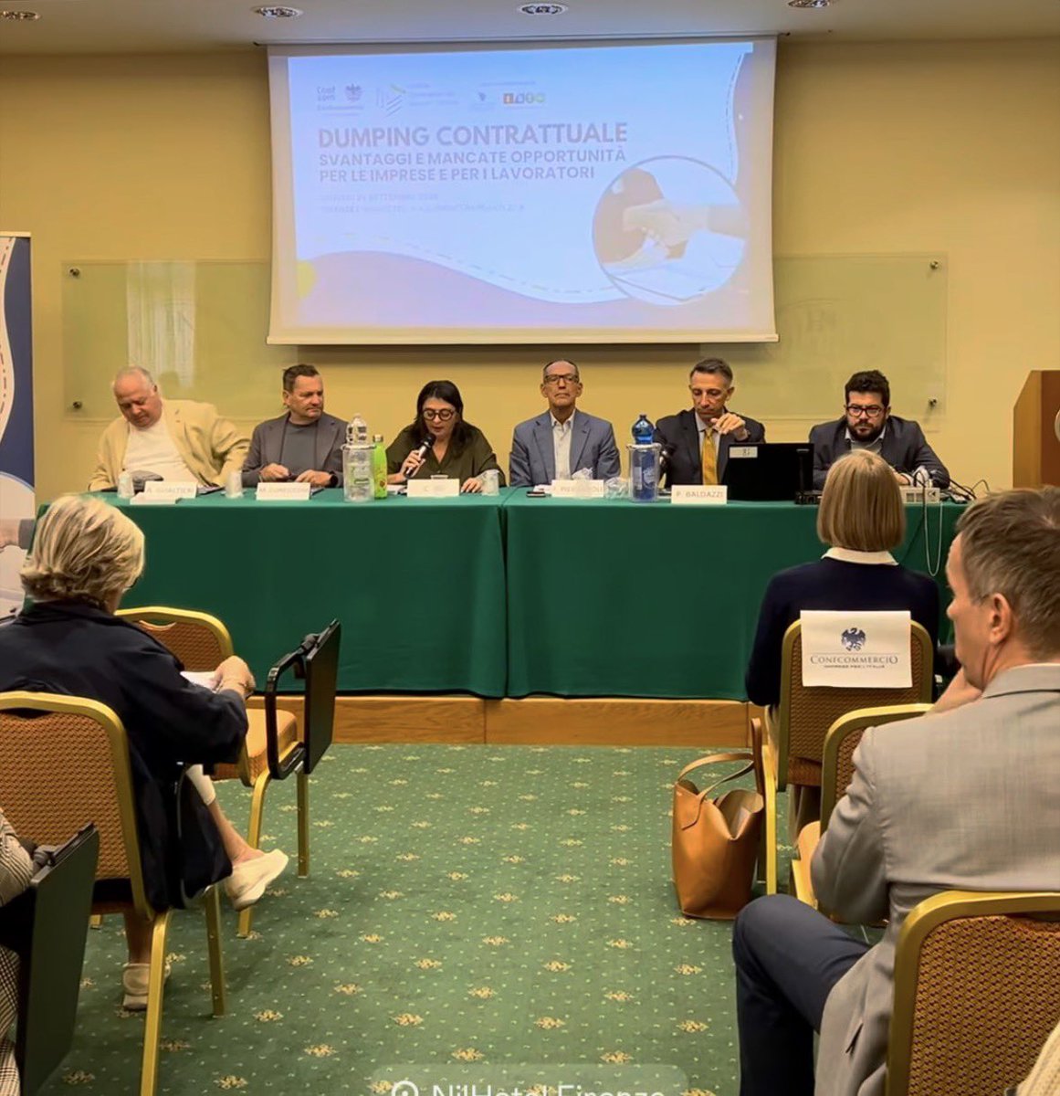 baldazzi75's tweet photo. Con #FrancescoSeghezzi abbiamo presentato il ns commentario al #CCNLTDS ai professionisti accreditati all’evento organizzato da #ConfcommercioFirenzeArezzo, in tema di dumping contrattuale. https://t.co/XP4i5IJWl7