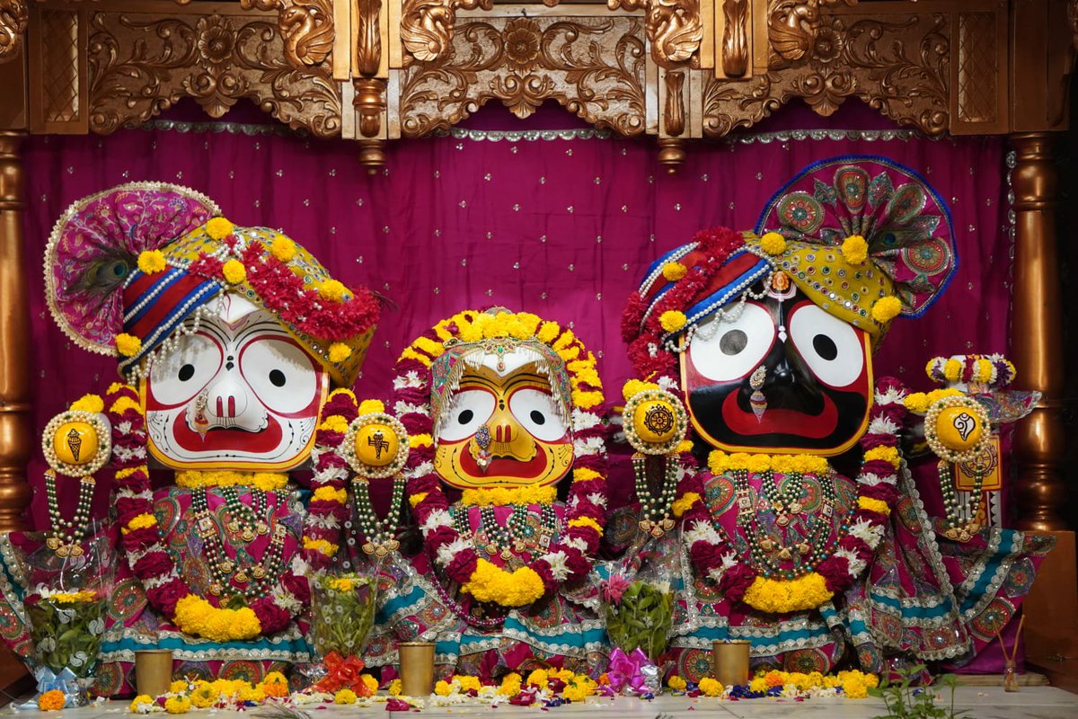 Iskcon_vvn's tweet photo. —❀꧁𝐻𝑎𝑟𝑒 𝐾𝑟𝑖𝑠ℎ𝑛𝑎꧂❀—
🌿🛕Shringar Darshan🛕🌿
—❀꧁25-09-2026꧂❀—
🌹 Sri Sri Radha Giridhariji🌹 
🌷ISKCON VVN Anand🌷
—❀꧁𝐻𝑎𝑟𝑒 𝐾𝑟𝑖𝑠ℎ𝑛𝑎꧂❀— https://t.co/XMWsdwyPyf