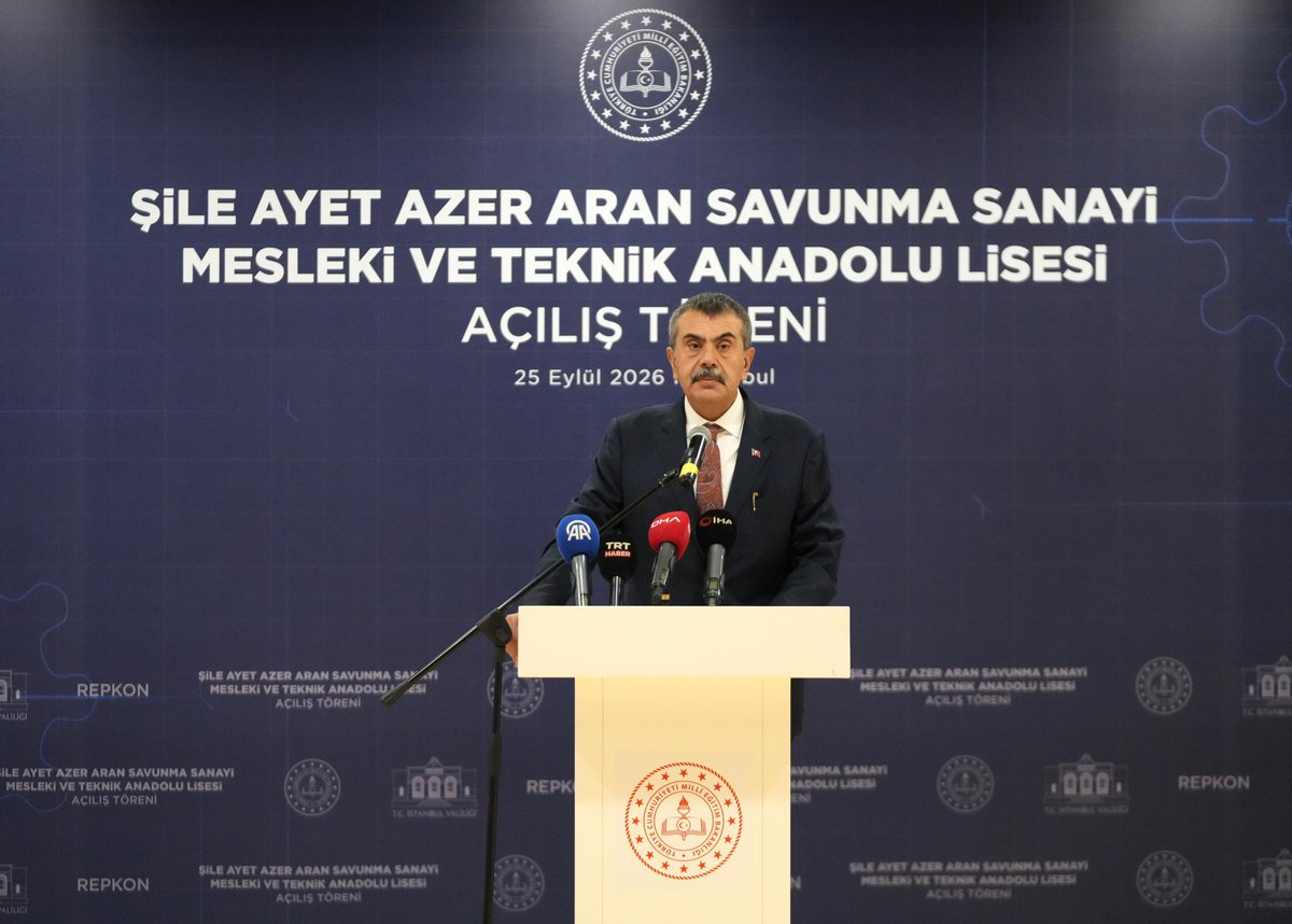 Yusuf__Tekin's tweet photo. 📍 İstanbul

Şile Ayet Azer Aran Savunma Sanayi Mesleki ve Teknik Anadolu Lisemizin açılışını gerçekleştirerek gençlerimizin kabiliyetlerini ülkemizin üretim gücüyle buluşturacak kıymetli bir eğitim kurumunu daha eğitim ailemize kazandırdık.

Türkiye’nin son yıllarda savunma sanayiinde kaydettiği ilerleme, ülkemizin uluslararası alandaki hareket kabiliyetini ve stratejik gücünü artırmaktadır.

Bakanlık olarak ülkemizin güvenliği açısından büyük önem taşıyan bu alanda gençlerimizi daha lise çağında sektörün ihtiyaç duyduğu bilgi, beceri ve üretim kültürüyle buluşturuyoruz.

Bu kıymetli esere katkı sunan Sayın Ayet Azer Aran’a ve okulun kuruluşundan bugüne emeği geçen yöneticilerimize, öğretmenlerimize ve çalışma arkadaşlarımıza teşekkür ediyorum.

Yeni okulumuz Şile’mize, İstanbul’umuza ve ülkemize hayırlı olsun.