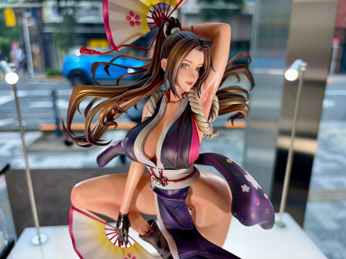 figureTokyo_02's tweet photo. ＼ご予約受付中🪭／

『#THEKINGOFFIGHTERS』シリーズより、
「不知火舞 × ペイントアーティスト MAマン」コラボレーション！

扇子を掲げ、舞うような艶やかなポージングで不知火舞が立体化✨
差し替え顔パーツによる表情の変化にも注目です👀

さらに、東京フィギュアAKIBAGalleryにて実物展示中！
ぜひ間近でご覧ください🔥

📍ご予約はこちら
➤ https://t.co/TIaHib574h

#KOF #不知火舞 #フィギュア