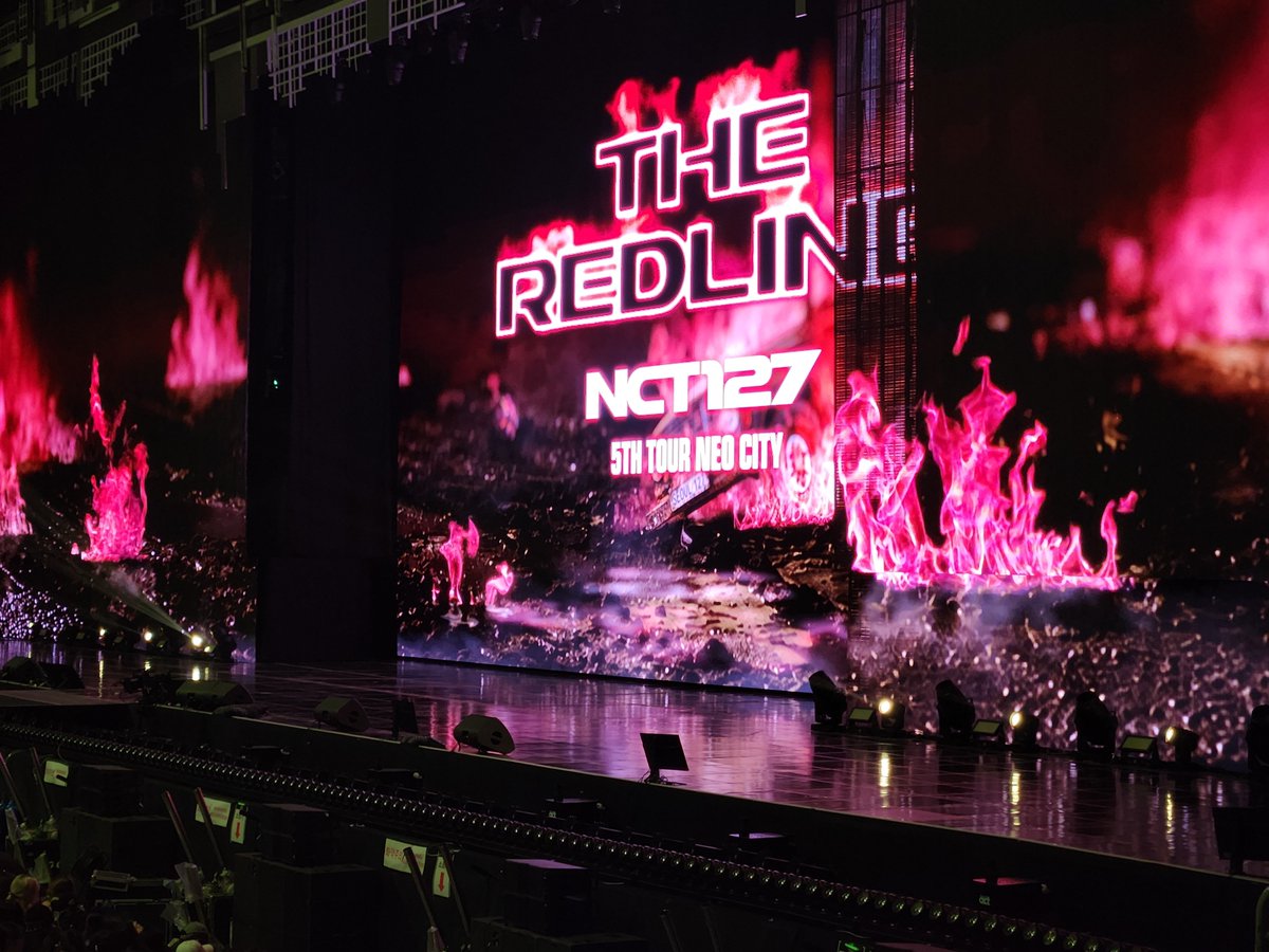 nz_d0young's tweet photo. 모멘통가니깐 레드라인통 와버림,,,
저랑 콘서트 얘기하실분🥺 https://t.co/Fi4QZNR7bH