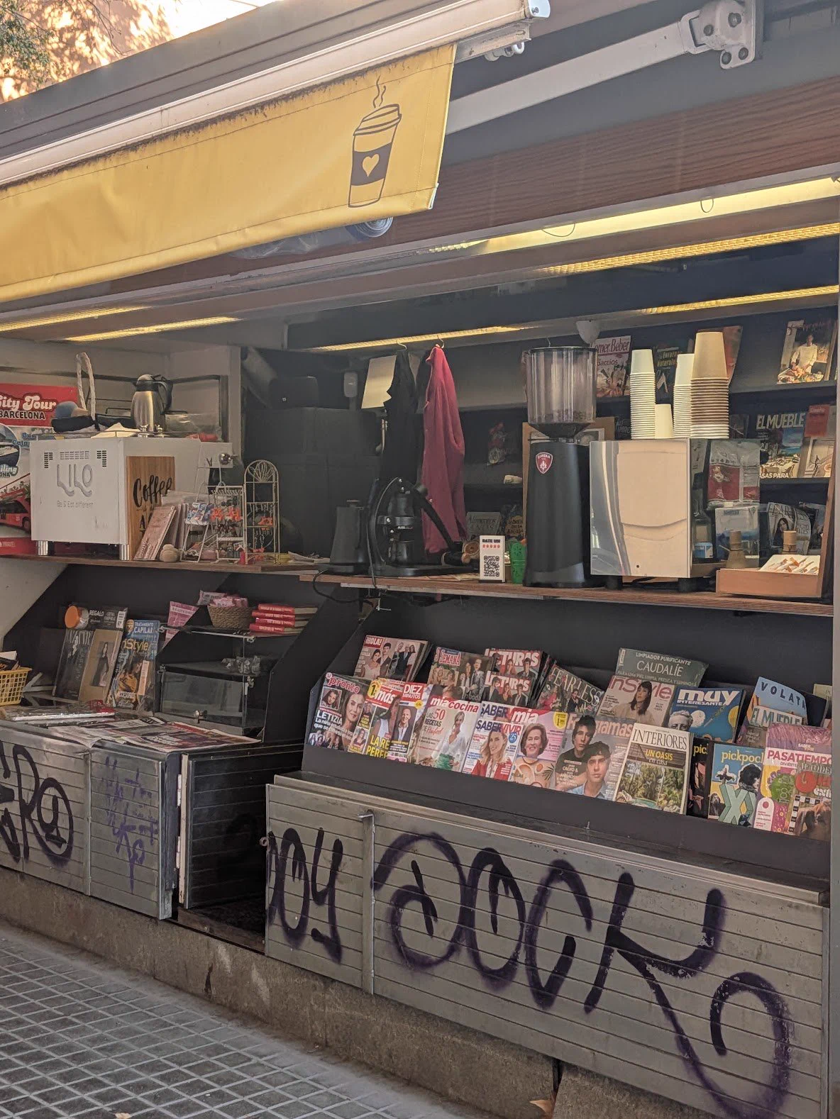 a photo of a kiosk in Barcelona with a Flair espresso maker