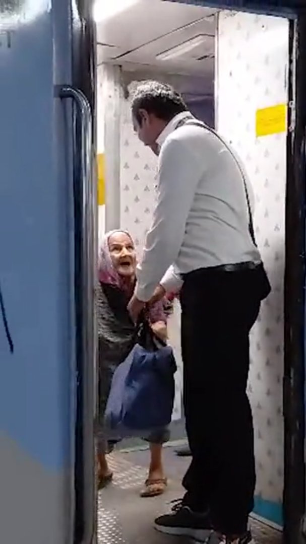 Gujju_Er's tweet photo. Rahul Gandhi asked yesterday: “Why doesn’t anti incumbency work against PM Modi? Why he always wins?”

Maybe this 90 year old Heeraba’s story gives you the answer.

She lives alone in Navsari, with no family.

She started travelling alone from Navsari to Delhi, simply because she wanted to meet PM @narendramodi ji and give him her blessings.

But she accidentally got off the train at Gurgaon.

She had no family with her. No one accompanying her.

Police officers found her, helped her, and made sure she safely returned to Navsari.

But her wish remained the same.

She wanted to meet PM Modi once.

When asked why she wanted to meet PM Modi, she said:

“I want to bless Narendra Modi. He is like my son. I don't want anything else”

So this is the answer to Rahul Gandhi.

Look at this life story. 

For this 90 year old woman, PM Modi is not just a politician she votes for.

He is someone she considers her own son.

This is the kind of emotional connection that explains why PM Modi continues to have such a deep bond with ordinary Indians. ❤️
