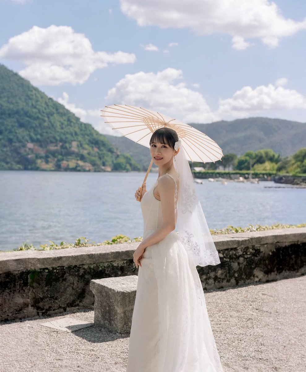 ayanonigiri's tweet photo. my god a-chan looks so beautiful in white https://t.co/5yjW8DmAoW