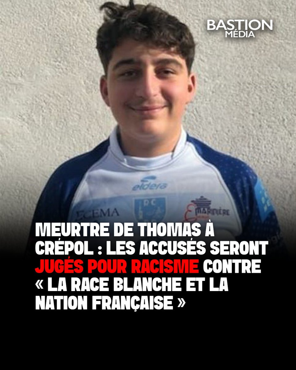 BastionMediaFR's tweet photo. ‼️🇫🇷 𝗔𝗟𝗘𝗥𝗧𝗘 𝗜𝗡𝗙𝗢 — Meurtre de Thomas à Crépol : les accusés seront jugés pour RACISME contre « la race blanche et la nation française ».

Les 11 accusés seront notamment jugés pour avoir volontairement donné la mort à Thomas Perotto, 16 ans, poignardé lors du bal de Crépol en novembre 2023, et tenté de tuer trois autres personnes.

Les juges d’instruction ont retenu la circonstance aggravante liée à des propos visant « la race blanche et la nation française », malgré l’opposition des avocats de la défense et du parquet de Valence.

Les magistrats ont ainsi suivi les conclusions de plusieurs avocats des parties civiles, qui demandaient que soit retenue la notion de « racisme anti-blanc ».

(Source : BFMTV)