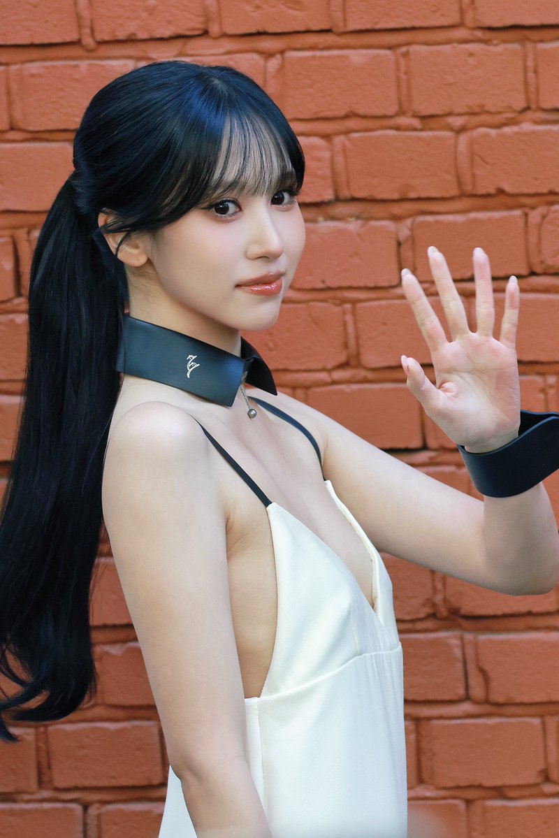 77jinqiu_'s tweet photo. 260923 
#MINA #미나 #ミナ #TWICE #트와이스 
#FendiSS27xMina #FendiSS27 https://t.co/ic5s43G2B7