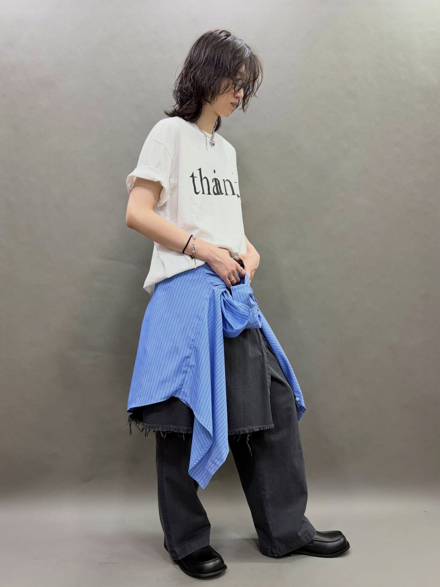 PollyPatriquin's tweet photo. 心型頸鏈
Thank/Think Tee｜寬��剪裁
Oversize藍色條紋恤衫｜薄身質地
洗水灰黑色裙褲｜索繩橡筋腰
黑色大窩釘皮帶
大方頭Loafer皮鞋｜250–280mm

單次購買滿$800成為VIP，享韓貨9折、自家出品95折優惠。所有圖片均為實物拍攝，歡迎Inbox或WhatsApp查詢。 https://t.co/NOGIblXheZ