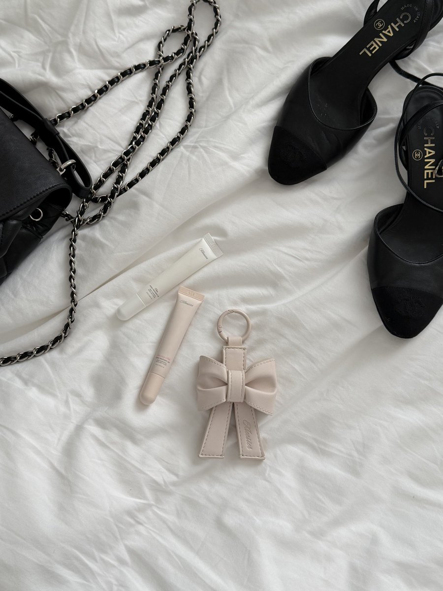 kleesierjp's tweet photo. #KLEESIER  #プレゼント #フォローRTキャンペーン 🎀

フォロー＆RTで、抽選でプレゼントいたします🫧

🫧プレゼント内容
Bunny ribbon card holder, Baby Pink （2名様） https://t.co/VuHTHYb4jt
