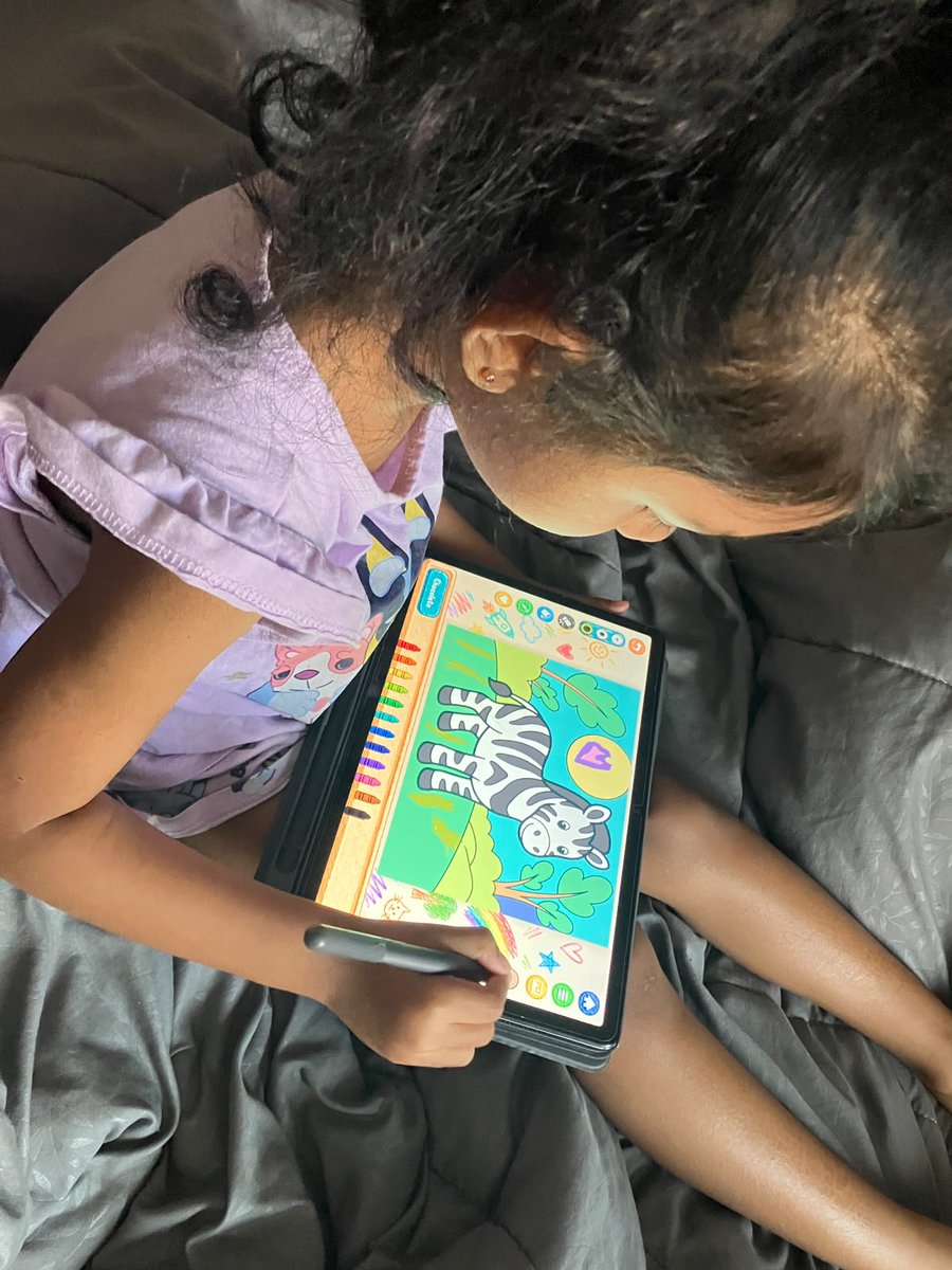 hagedashgames's tweet photo. My little playtester enjoying her new game, "Akali's Colouring Day"! The google play store and Itch web versions will be available in roughly a months time!

#GameDev #IndieDev #Unity https://t.co/HvNMJkEcHQ