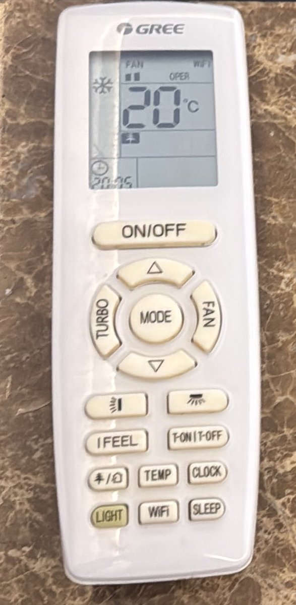 Jabrsai's tweet photo. طريقة تنظيف مكيفك بالريموت بنفسك  .. 🧠

- تأكد من أن المكيف في وضع الإيقاف (مطفي)

- اضغط على زري MODE و FAN معاً في نفس الوقت واستمر بالضغط لمدة 5 ثوانٍ.

- ستلاحظ ظهور رمز CL على شاشة المكيف الداخلية.

- تستغرق العملية تلقائياً من 10 إلى 15 دقيقة لتنظيف وتجفيف الوحدة، ثم يعود المكيف لوضع الاستعداد ..