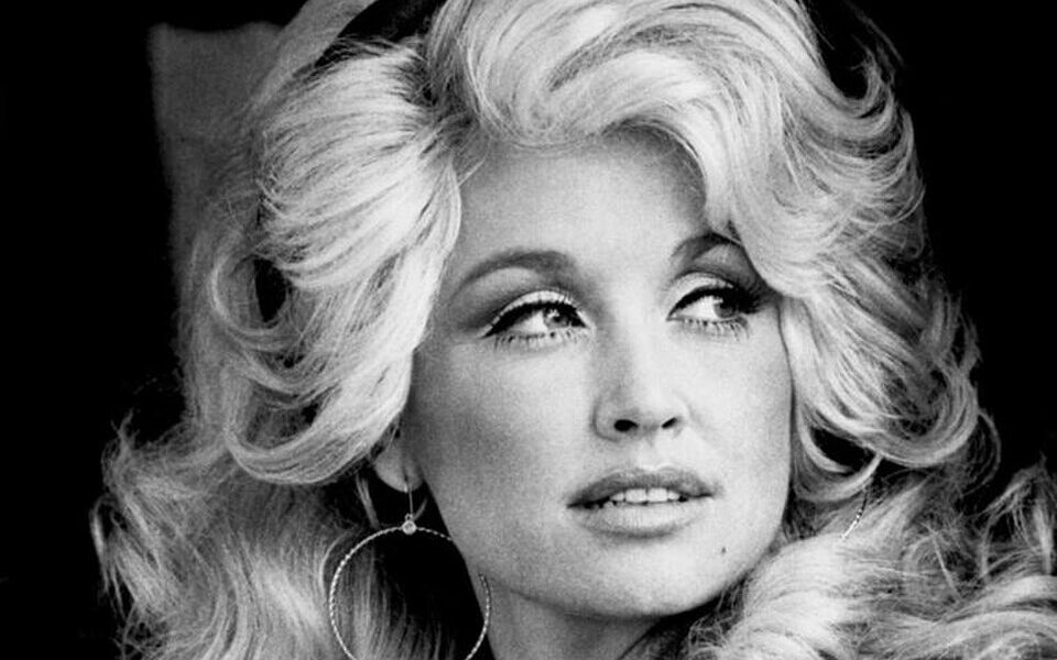 sir_roger1's tweet photo. It's Dolly Parton Dayโ9/25 ๐ฆ Nine To Five ๐ https://t.co/bvFm65ZSr7