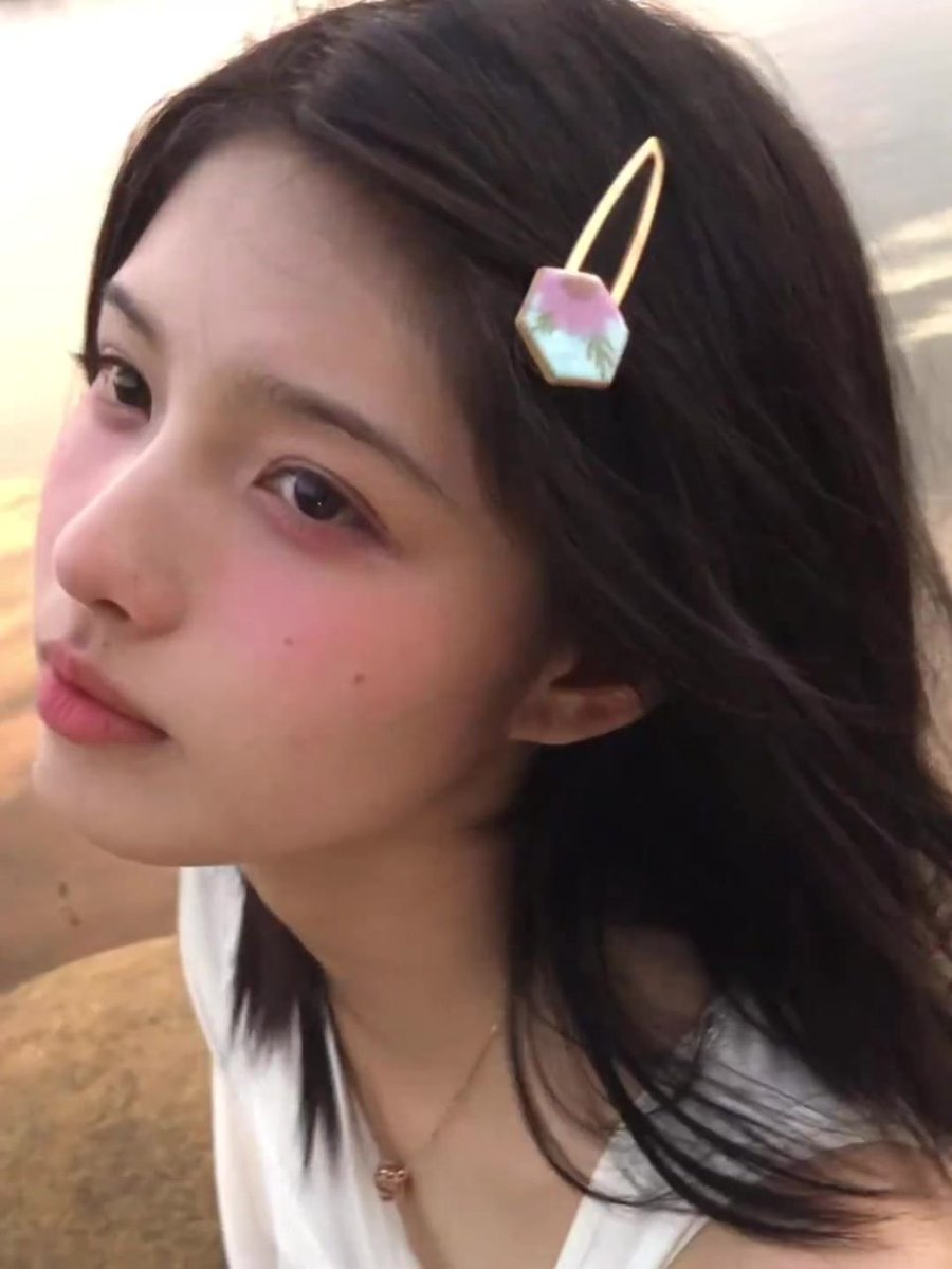 BAmaker's tweet photo. 在浦东呢，有人带带我吃饭吗 啊啊啊啊啊👀 #上海 #日常 https://t.co/fKX7mjtzLz