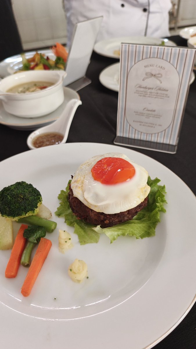potcasttoki's tweet photo. lama ga update cuz i sibuk MEMASAK🔥🍴🔥 https://t.co/htN7ATPcHV