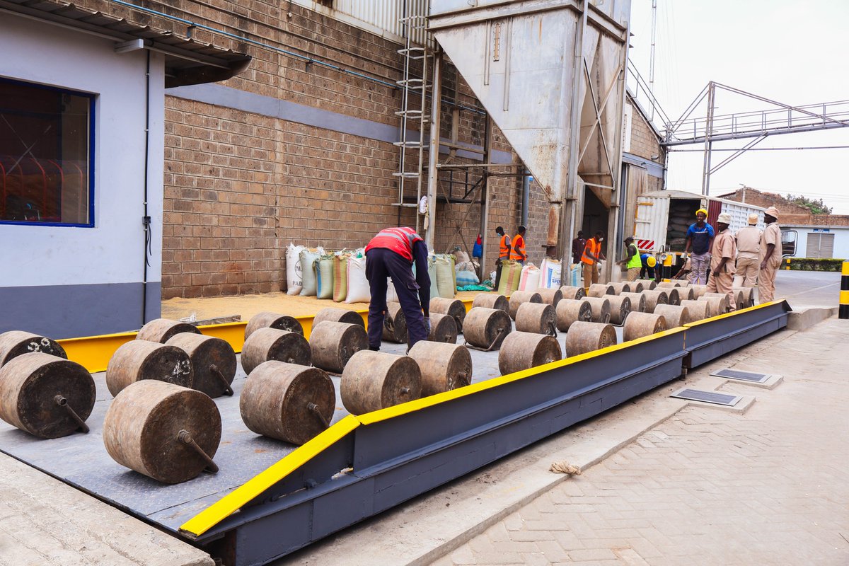 ScalestechLtd's tweet photo. COMPLETE WEIGHBRIDGE SERVICES. FROM DECK TO DIGITAL.
Keep your weighbridge accurate, reliable and efficient with professional services from Scalestech.
Visit us along Bunyala Road, Nairobi  
Call/Whatsapp+254743233223

President William Ruto NSSF Constitution Aliko Dangote https://t.co/3lDxjc2Tpv