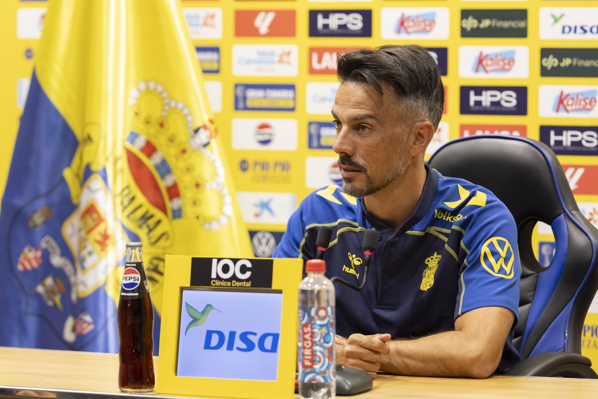 UDLP_deutsch's tweet photo. De La Barrera: "Wir erwarten ein schwieriges Spiel, aber mit der ganzen Begeisterung, ein gutes Spiel zu machen und zu gewinnen."

🔸  https://t.co/lJ8MClm50O

#EibarLasPalmas #SpüreDieEinheit #DieEinheitMachtLasPalmas https://t.co/KAXBN0Qu38