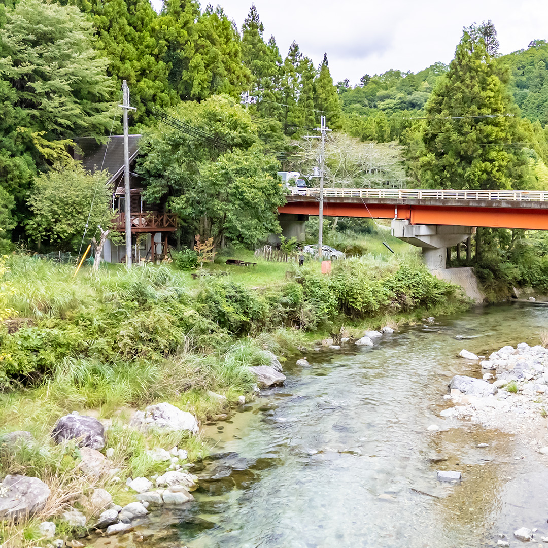 SmlEstate's tweet photo. 奈良県東吉野村

清流を目の前に暮らす、本格ログハウスを追加しました。

物件詳細はコチラ
https://t.co/etayJq9zVm 
ぜひご確認ください。 https://t.co/HkYUOGM3FV