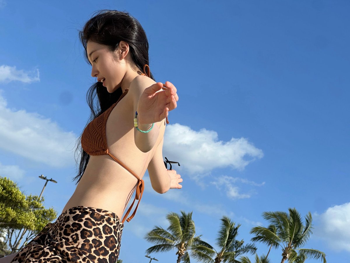 yoonseoarchive's tweet photo. 260925 | [rohyoonseo] instagram post

“Hawaii in January 🌞🌴”

#RohYoonseo #노윤서 #盧允瑞 #ノユンソ https://t.co/J4uA10rArM