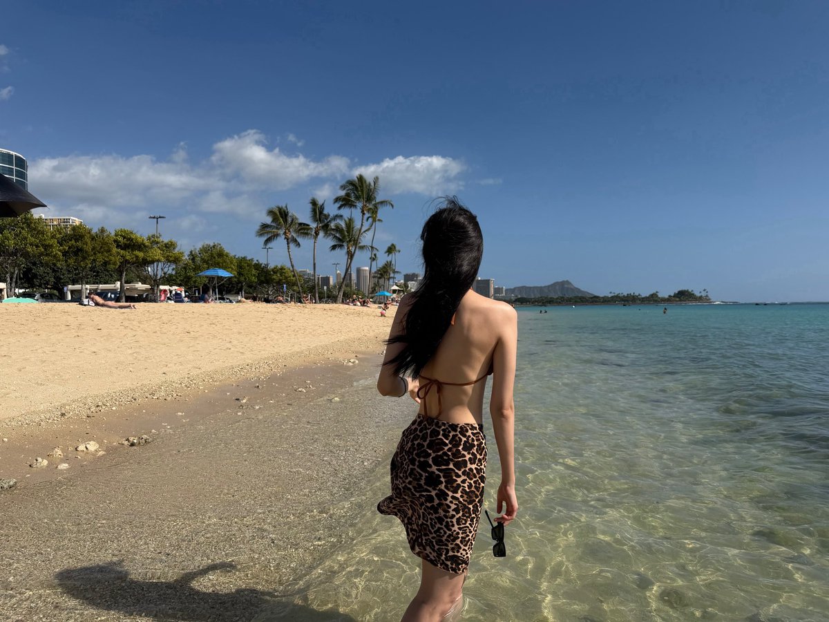 yoonseoarchive's tweet photo. 260925 | [rohyoonseo] instagram post

“Hawaii in January 🌞🌴”

#RohYoonseo #노윤서 #盧允瑞 #ノユンソ https://t.co/J4uA10rArM