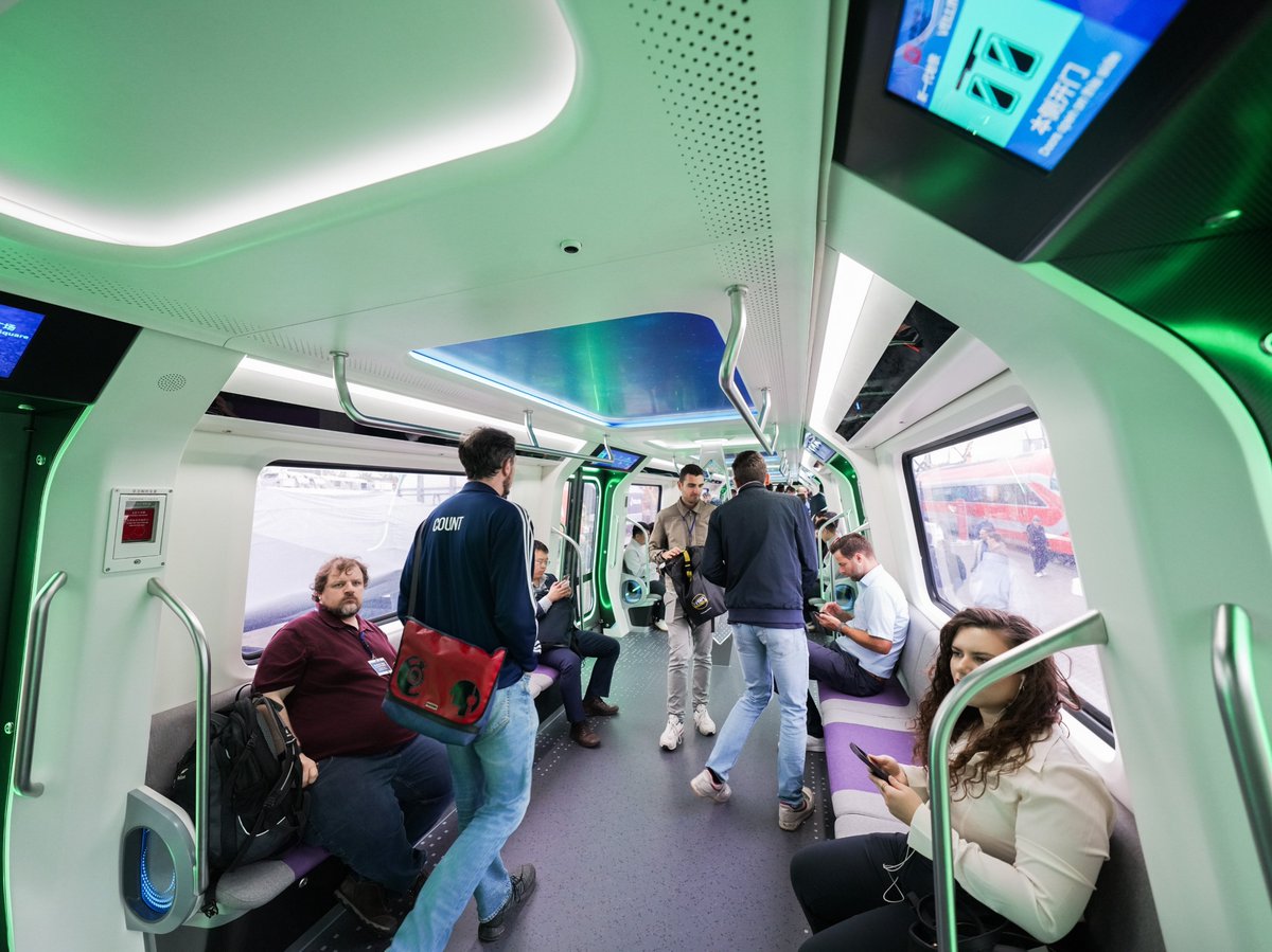 CRRC_global's tweet photo. A little starlight for your daily journey. ✨ VELLINK Intelligent Metro Train’s starry-sky ceiling brings a touch of wonder to the everyday commute. 🌃
That inviting atmosphere extends throughout the interior. Large windows bring in natural light and open up the views, while rotatable seats offer flexible arrangements for different passenger needs.
Combining technology, comfort and thoughtful details, this train’s industrial design has been recognized with an iF Design Award.🏵️
Step aboard and explore it for yourself on the final day of InnoTrans 2026!🚇

#CRRC #VELLINK #InnoTrans2026 #metrotrain