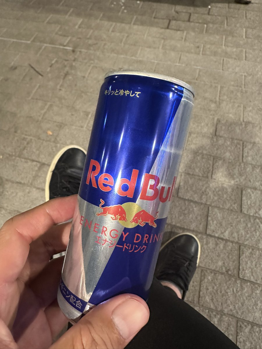 Possy49's tweet photo. 明日は練習試合だけど、選手たちは公園で走り込み🏃自分は一休み https://t.co/DuGFNaQbl2