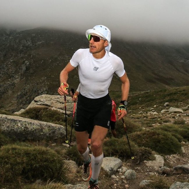 Kulturlesite_'s tweet photo. 🚨⛰️ SURHUMAIN

Le Français Aurélien Dunand-Pallaz vient d’établir un NOUVEAU RECORD sur le GR20 en Corse !!

⏱️ 27h29
⛰️ 166 km parcourus
📈 12 000 m de dénivelé positif
⚡️ 2h17 gagnées sur l’ancien record

Un parcours se réalise généralement en 14 à 16 jours 😳 https://t.co/aV01ur098Y