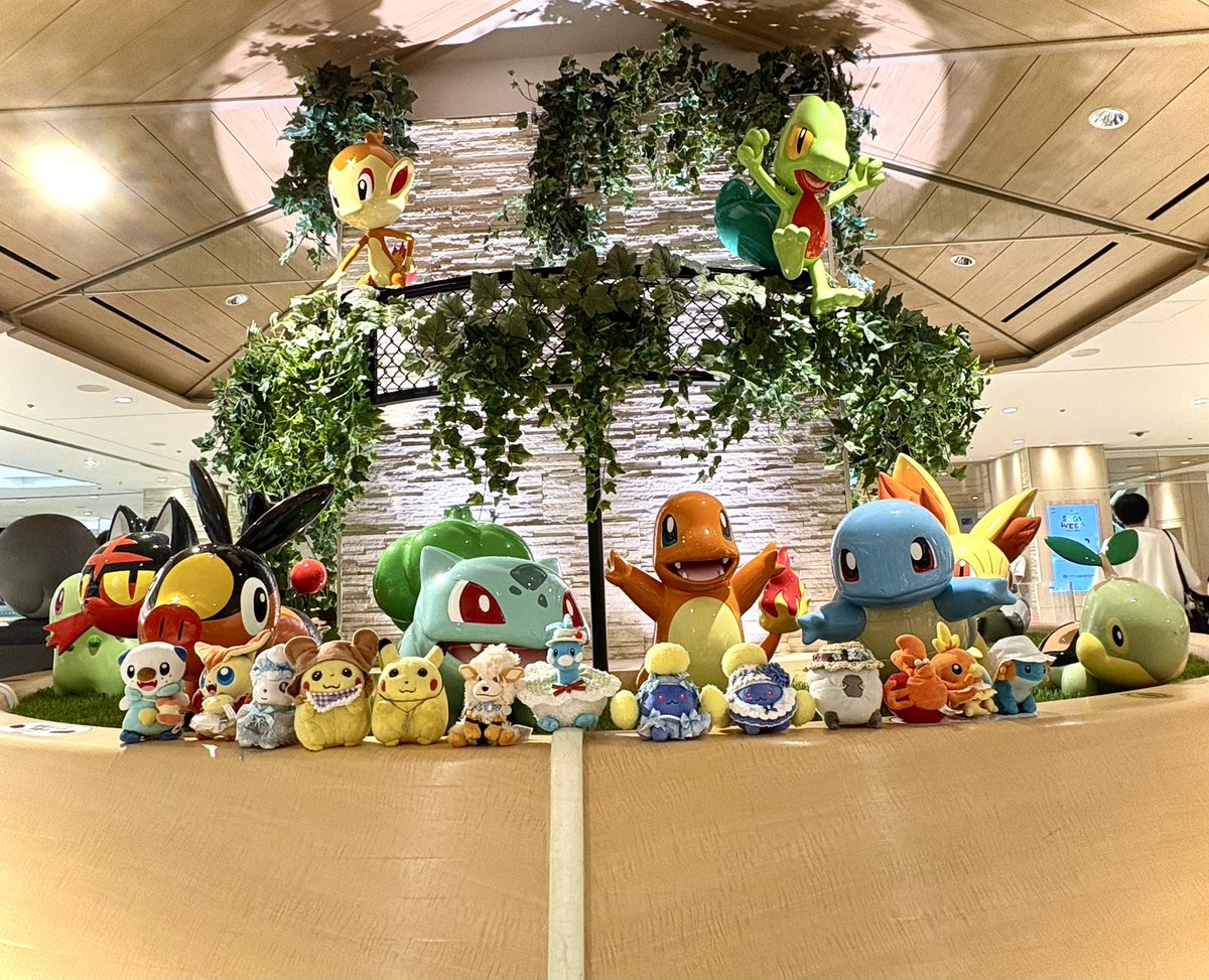 shelgon_diary's tweet photo. #yamaほど飲もうぜ202609 
二次会のポケモンセンター(ポケモンカフェ)と居酒屋！🍺
たくさん飲んで食べてお腹いっぱいだったねコモルー🐉 https://t.co/mxv0CIJqO0