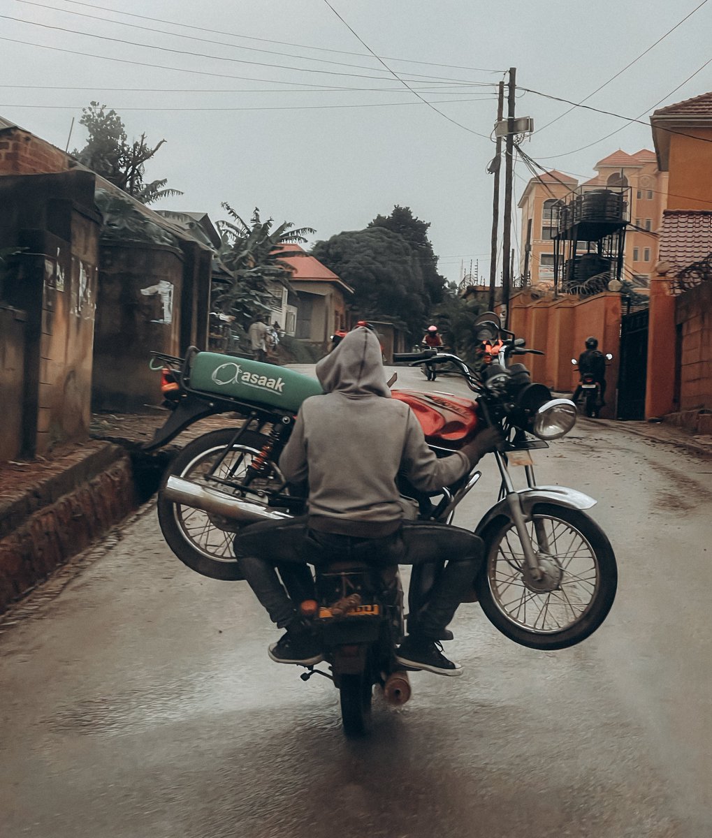 ROAPEjournal's tweet photo. Rich Mallett argues that for Uganda’s boda boda workers ‘financial inclusion’ schemes promise ownership &amp; entrepreneurship but in practice turn the dream of being your own boss into a precarious &amp; often temporary escape from exploitation.

https://t.co/AOiKqUna3O https://t.co/gePU0pSpor