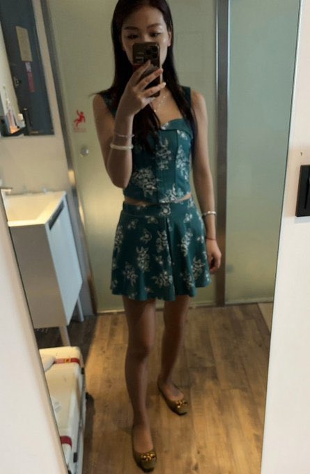 SharolynAlts's tweet photo. 大家有什么适合离异妈妈做的副业推荐吗？最近家里开销有点大，两个孩子都等着用钱🥺 https://t.co/3FskHhrj7y