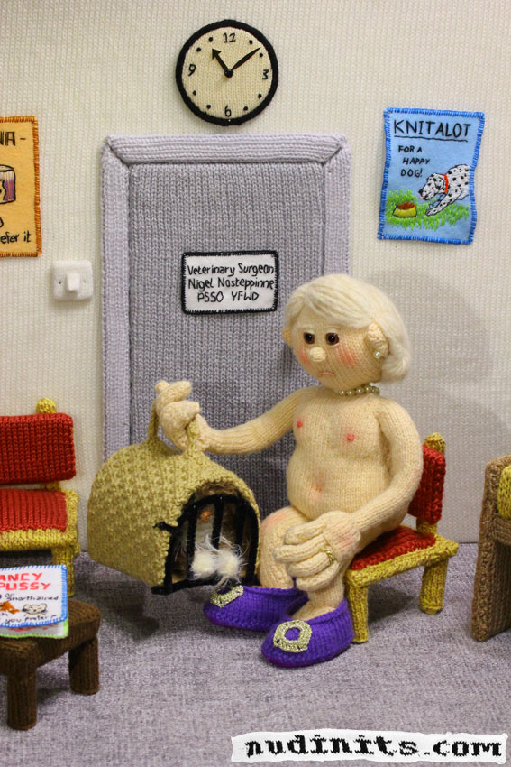 nudinits's tweet photo. Barbara's Fufu had been cooped up for too long
#nudinits #knittedpuppet #knittedanimation #naughtyknitting #saucy #carryone #innuendo #britishhumour #fufu https://t.co/W6dHz5g4B9