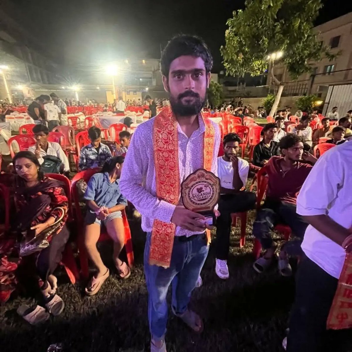 SilvaBustinza's tweet photo. सहरसा सदर अस्पताल में खुद को ‘बाप’ बताने वाले डॉक्टर एस. के. आजाद का दावा चर्चा का विषय बना हुआ है। https://t.co/mkfeSkj7dc