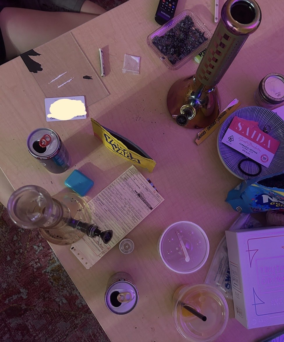 littlelamblacy's tweet photo. the setup is cute tonight https://t.co/y7AfMNGTHP