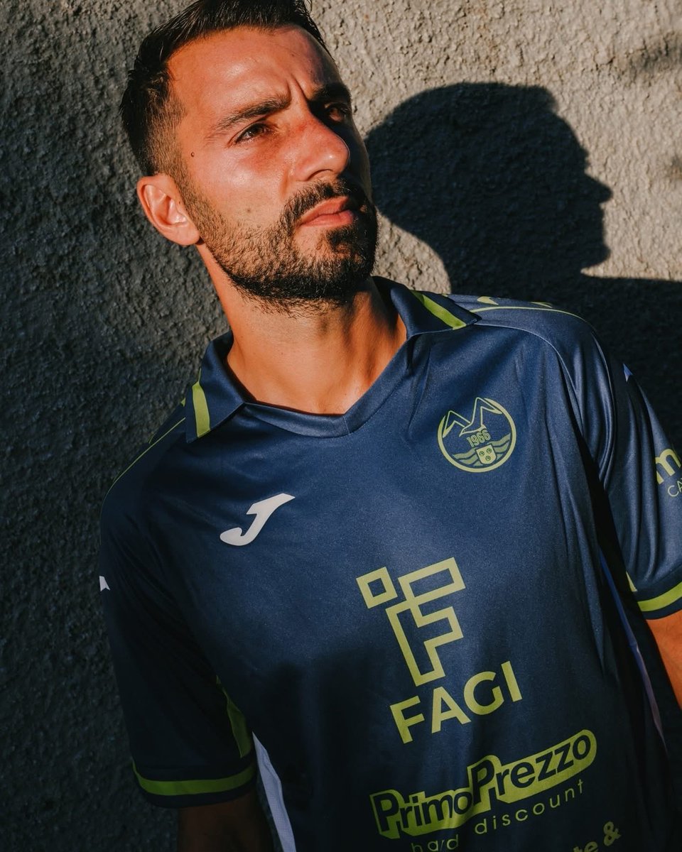 MonopoliCalcio's tweet photo. Third Jersey.
Pugliesi come mai prima di oggi.

Buy on https://t.co/EHDrLvwtuE https://t.co/mDQJf1bJXv