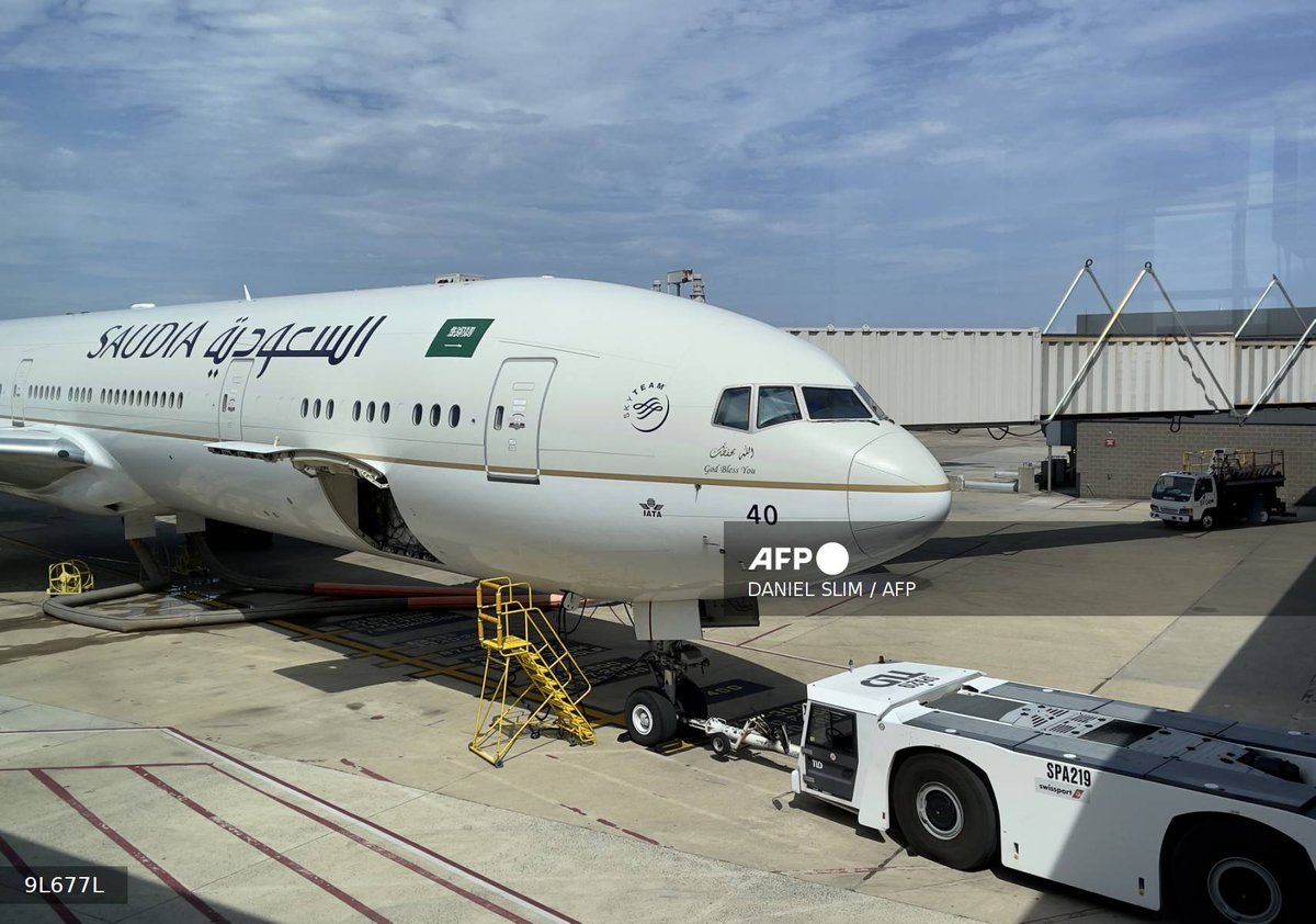 thecableng's tweet photo. Saudi airlines to begin direct Abuja-Jeddah flights in December

Saudia Airlines, Saudi Arabia’s national carrier, will commence direct flights between Abuja and Jeddah in December, according to Festus Keyamo, minister of aviation and aerospace development.

In a post on X on Thursday, Keyamo said Yousef Bin Mohammed Al-Balawi, Saudi Arabia’s envoy to Nigeria, announced the development during the kingdom’s 96th national day celebration in Abuja.

https://t.co/a2kw4ZMa4c