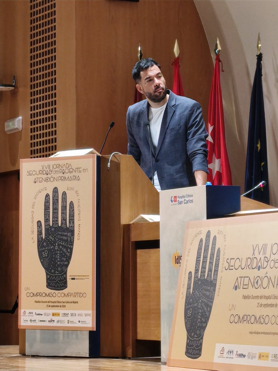 EstherNietoG's tweet photo. En la primera mesa de #SegPacAP2026, con nuestra compañera Rocío López Sánchez y Pedro Soriano como moderador
👉Debate interesante
👉Soluciones concretas: reservar tiempo para que medicina y enfermería de AP compartan información sobre cuidados, cambios de tratamiento ,a altas.. https://t.co/wiQ7jgXZji