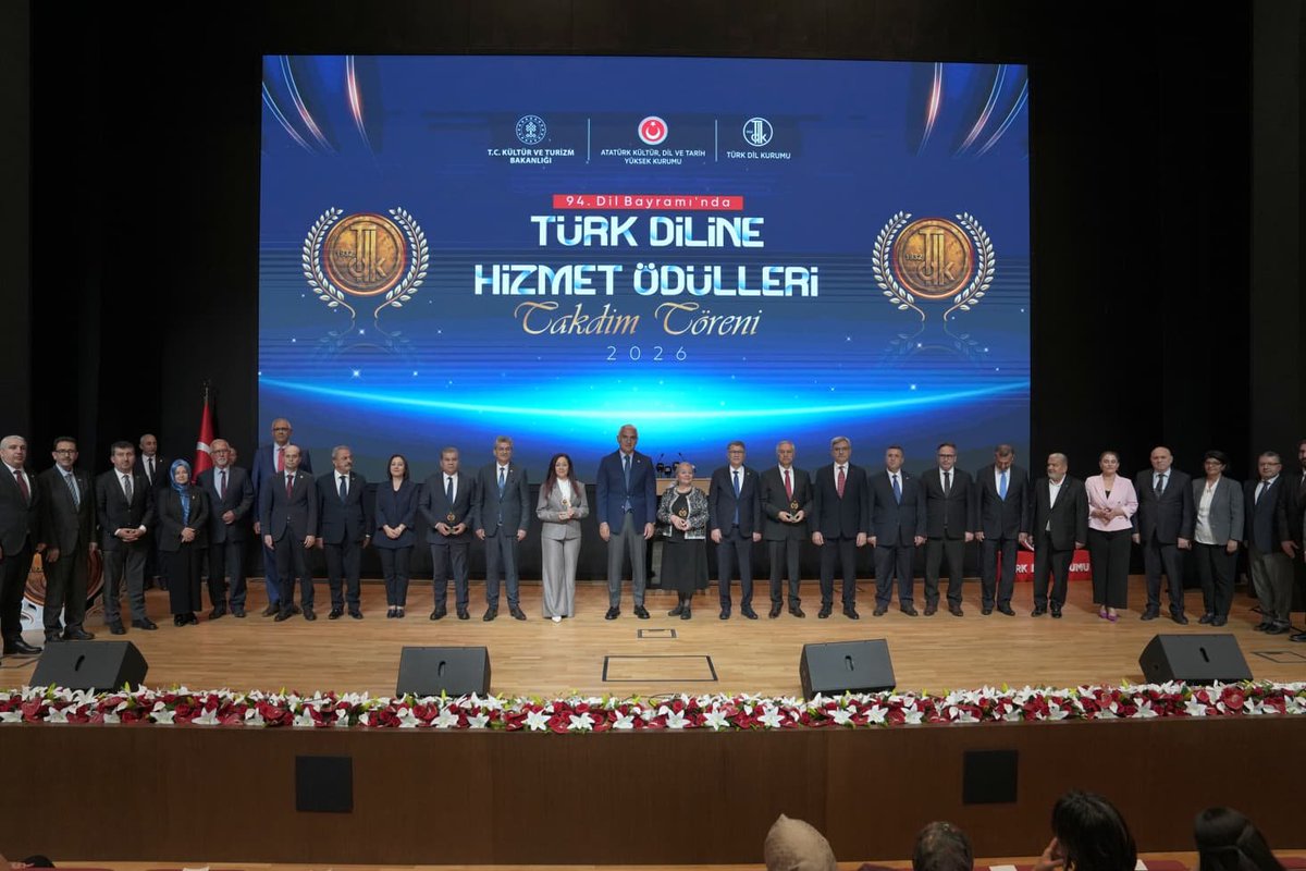 MehmetNuriErsoy's tweet photo. Türkçemiz milletimizin hafızası, kimliği, ortak değerlerimizin ve istiklalimizin taşıyıcısıdır.

Türkçemize emek veren kıymetli isimlerle Atatürk Kültür, Dil ve Tarih Yüksek Kurumumuzda bugün düzenlenen "94. Dil Bayramı'nda Türk Diline Hizmet Ödülleri" programında bir araya geldik ve ödüllerini takdim ettik.

26 Eylül Dil Bayramı’nın 94. yılında, Türkçemizin sesini dünyanın dört bir yanına ulaştırmanın; onu çağın imkânlarıyla geliştirerek geleceğe taşımanın sorumluluğunu bir kez daha hatırlıyoruz.

Ortak Türk Alfabesi konusunda sağlanan mutabakatı, ortak dil ve ortak gelecek idealimizin en anlamlı adımlarından biri olarak görüyoruz.

Türk Diline Hizmet Ödülleri’ne layık görülen Doç. Dr. Sayın Menent Shukrieva’yı, Prof. Dr. Sayın Gülsün Leyla Uzun’u, Türkmeneli Televizyonunu ve Ankara Üniversitesi Dil ve Tarih-Coğrafya Fakültesini gönülden kutluyorum.

Türkçeye sahip çıkmak, millî hafızamıza ve geleceğimize sahip çıkmaktır.