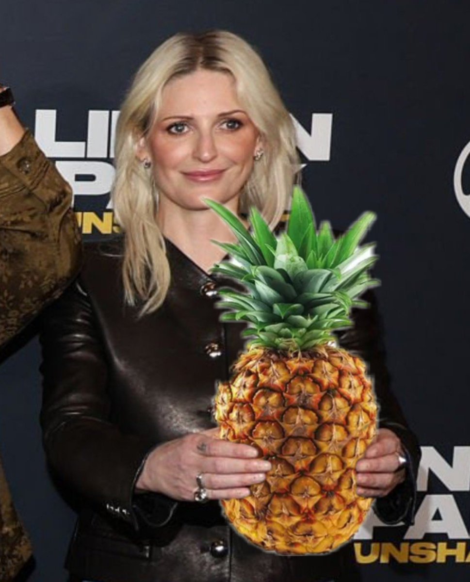 LP_Ani_'s tweet photo. In honor of the thread I created in 2019, I couldn't resist 🍍🍍🍍 https://t.co/t8vhx8cM07
