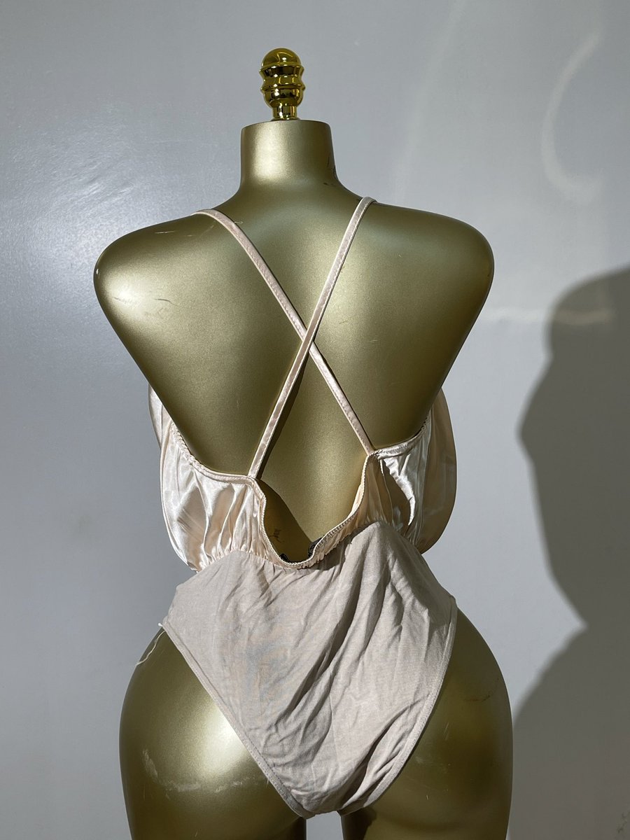 narasthriftstor's tweet photo. Boohoo Bodysuit 
Size: 10-14
Price: N5,000 https://t.co/iFnwmTr2jd