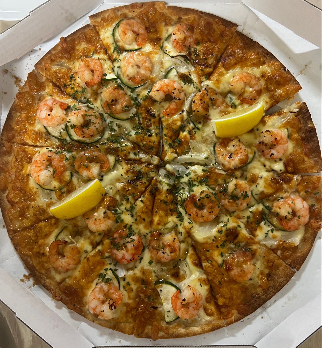 you09_83's tweet photo. 我が家の夕飯はピザ🍕🤭 https://t.co/oVCInYE8kn