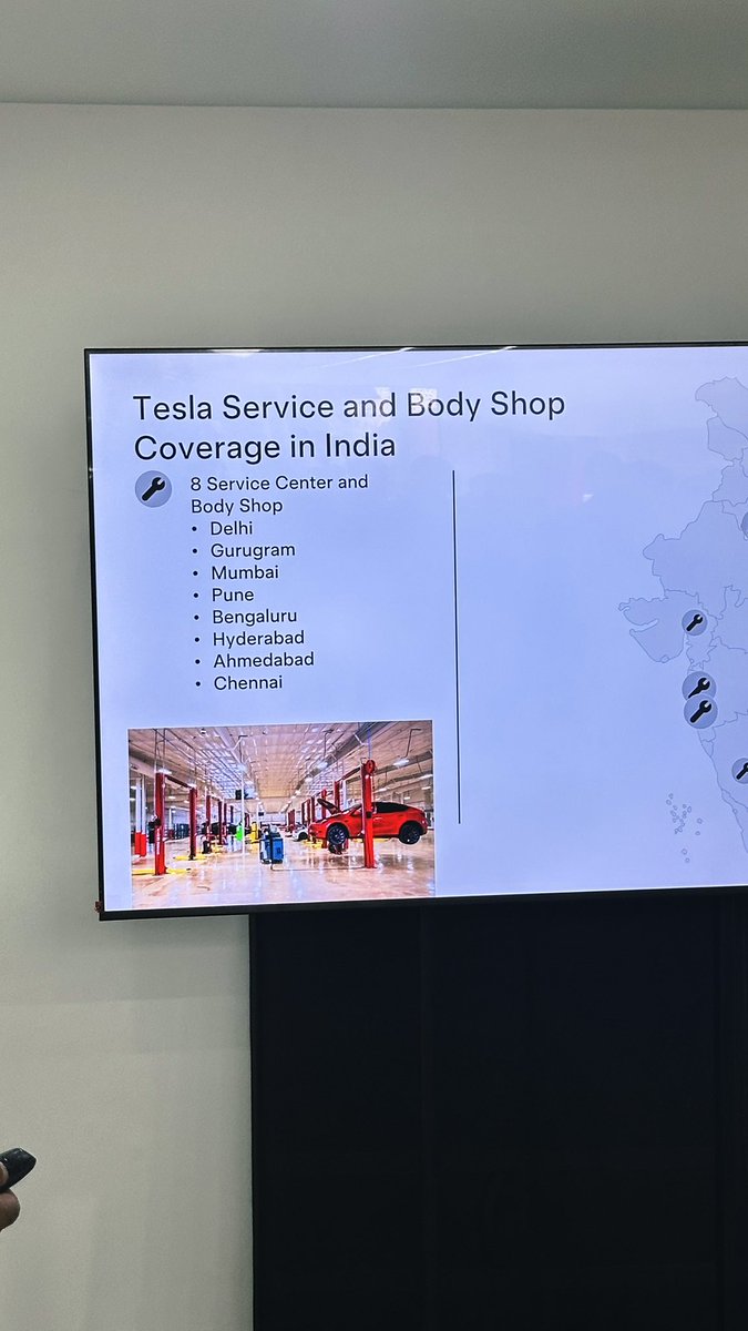 manojprabakaran's tweet photo. This car is like booking your IPhone . It’s that simple , I mean their UI is too good and now supports regional languages too in India #TeslaTech https://t.co/JYscInC4h1