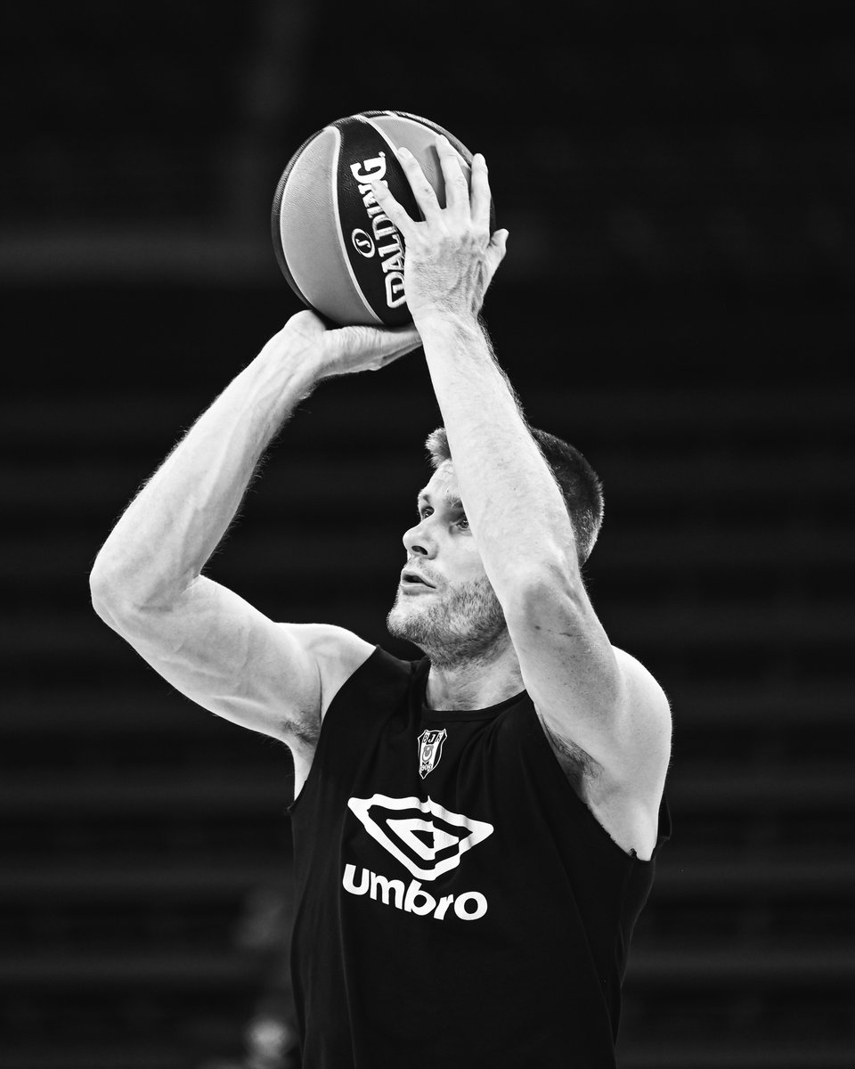 BJK_Basketbol's tweet photo. Feel devotion. ❤️‍🔥 https://t.co/nIIT9y48EX