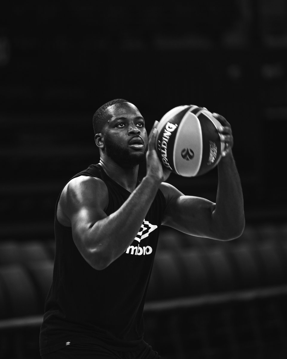 BJK_Basketbol's tweet photo. Feel devotion. ❤️‍🔥 https://t.co/nIIT9y48EX