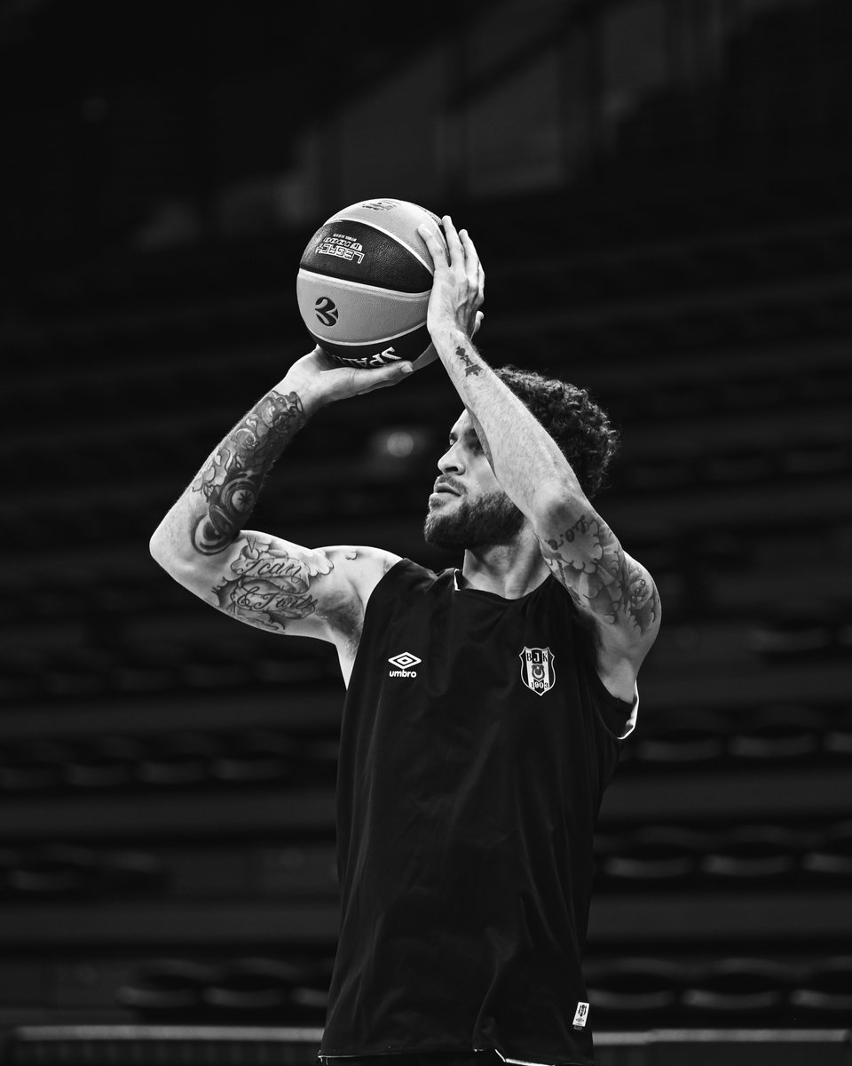 BJK_Basketbol's tweet photo. Feel devotion. ❤️‍🔥 https://t.co/nIIT9y48EX