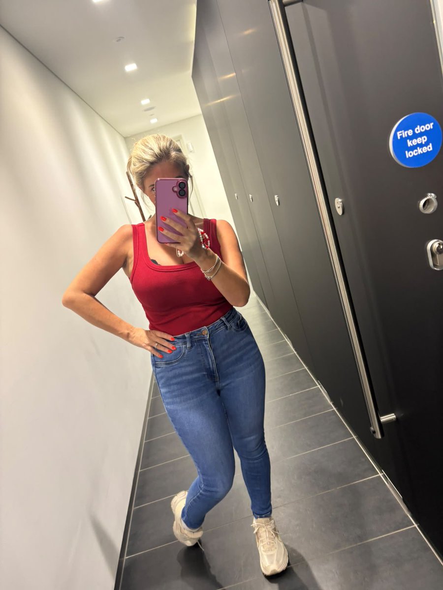 NaughtyCoupleFM's tweet photo. Naughty Office Pic Friday 😈😜
What’s people’s plans the weekend 😘
#offucenaughty #wank #cumload #milf #bigtitsmomِ https://t.co/60ClPFJHiT
