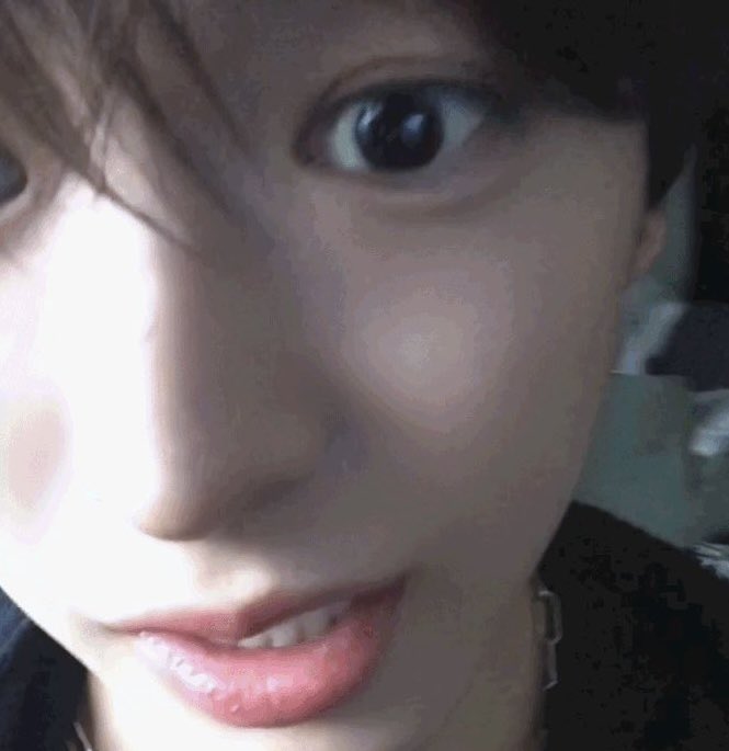 aniryeong's tweet photo. 난 꼭 유우시의똥개쌍꺼풀에 끼여 생을 마감할거임 https://t.co/7c1a6sBAuQ